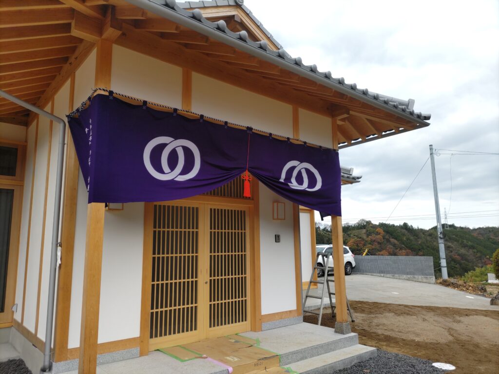 寺院用仏具　仏具　お寺　本堂幕　玄関幕　木綿　ちりめん　縮緬　オーダーメイド　別注　落慶法要　仏壇仏具