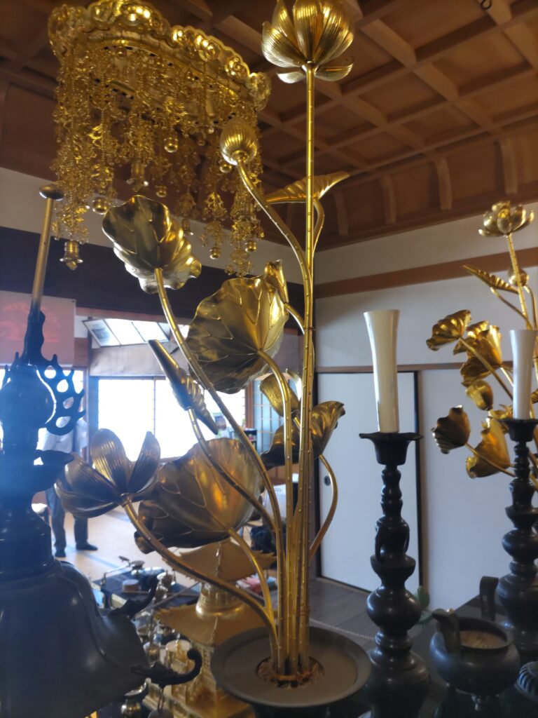 仏具　寺院用仏具　お寺　常花　寺院用常花　寺用常花　加工　修理　修繕　塗り直し　彩色　金箔　五具足　花立　内陣　荘厳具　密教　真言宗