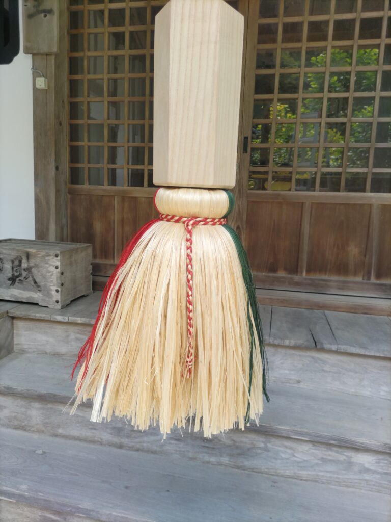 寺院用仏具 寺院用品 仏具 真言宗 浄土宗 永代供養 納骨堂 麻紐 鰐口紐 愛媛県仏具店 松山市仏具店 寺院専門 荘厳具 梵音具 伝統工芸 参拝 お参り 参拝者