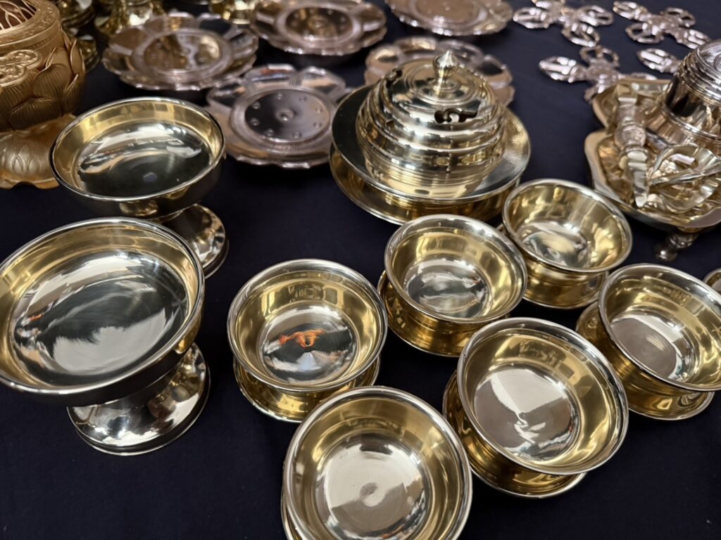 寺院用仏具 寺院用品 密教法具新品 密教法具修理 仏具修理 仏具新調 愛媛県仏具 松山市仏具 真言宗 法具磨き 仏具磨き 荘厳具 お寺