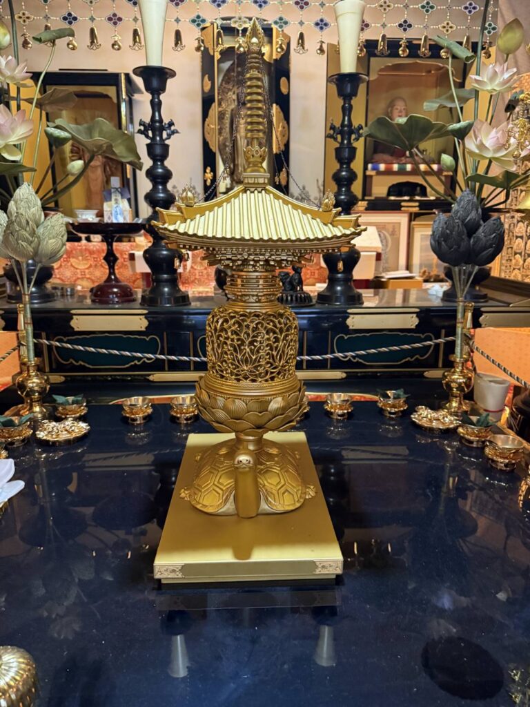 寺院用仏具　愛媛県仏具　松山市仏具　真言宗　密教　密教法具　仏具新調　仏具直し　仏具修理　仏具修繕　四国仏具　手仕事　舎利容器　舎利塔　大壇　荘厳具　