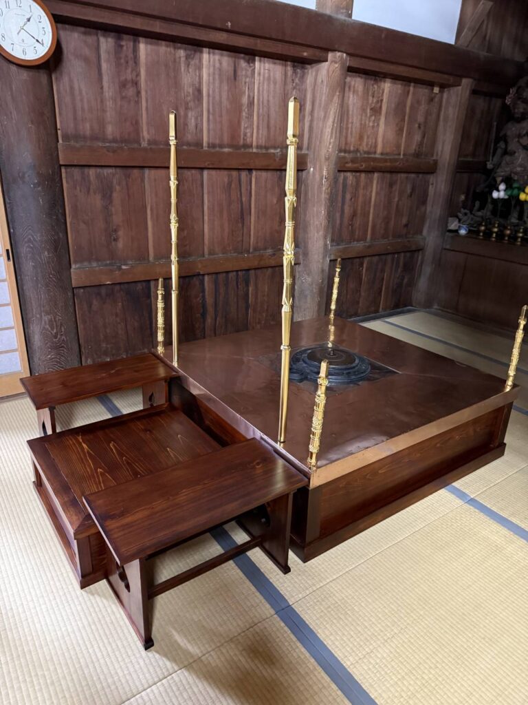 寺院用仏具　愛媛県仏具　松山市仏具　メッキ直し　仏具修理　仏具直し　仏具新調　密教法具　密教　真言宗　大壇　前具　前具一面器　セラミック加工　木製仏具　金箔押し　磨き直し　仏具磨き直し　仏具修繕　護摩具　不動明王　御本尊　仏像　仏像修理　