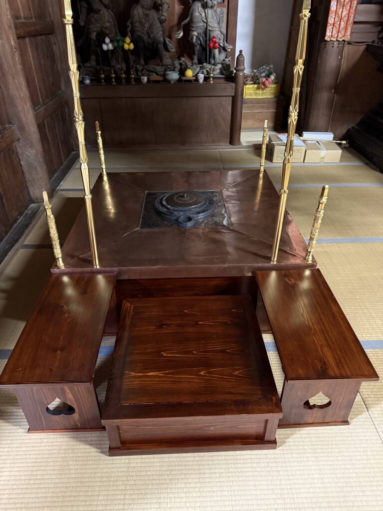 寺院用仏具　愛媛県仏具　松山市仏具　メッキ直し　仏具修理　仏具直し　仏具新調　密教法具　密教　真言宗　大壇　前具　前具一面器　セラミック加工　木製仏具　金箔押し　磨き直し　仏具磨き直し　仏具修繕　護摩具　不動明王　御本尊　仏像　仏像修理　