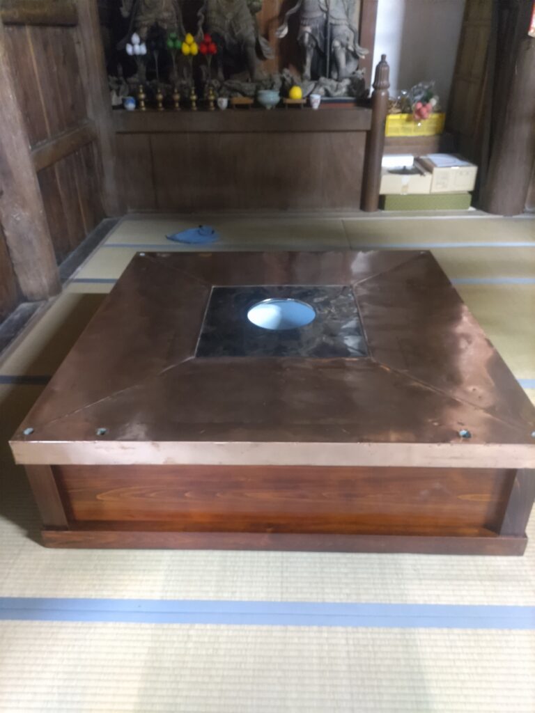 寺院用仏具　愛媛県仏具　松山市仏具　メッキ直し　仏具修理　仏具直し　仏具新調　密教法具　密教　真言宗　大壇　前具　前具一面器　セラミック加工　木製仏具　金箔押し　磨き直し　仏具磨き直し　仏具修繕　護摩具　不動明王　御本尊　仏像　仏像修理　