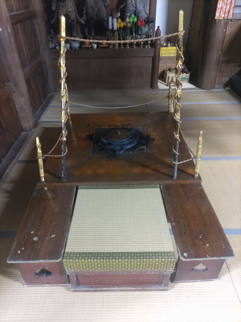 寺院用仏具　愛媛県仏具　松山市仏具　メッキ直し　仏具修理　仏具直し　仏具新調　密教法具　密教　真言宗　大壇　前具　前具一面器　セラミック加工　木製仏具　金箔押し　磨き直し　仏具磨き直し　仏具修繕　護摩具　不動明王　御本尊　仏像　仏像修理　