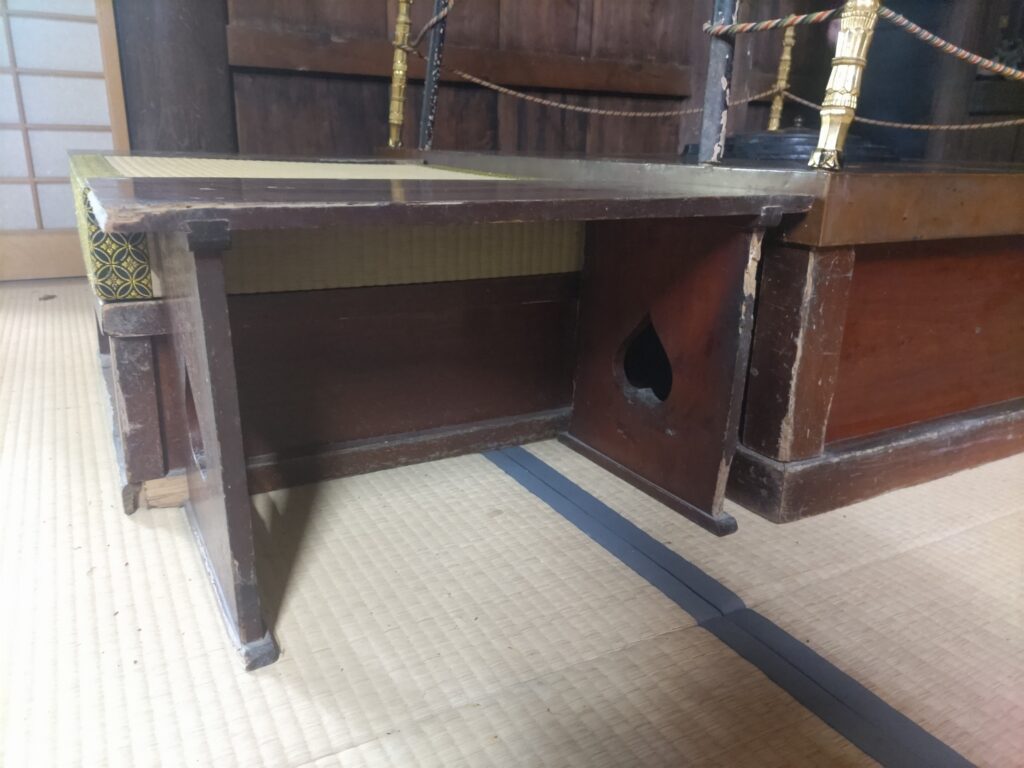 寺院用仏具　愛媛県仏具　松山市仏具　メッキ直し　仏具修理　仏具直し　仏具新調　密教法具　密教　真言宗　大壇　前具　前具一面器　セラミック加工　木製仏具　金箔押し　磨き直し　仏具磨き直し　仏具修繕　護摩具　不動明王　御本尊　仏像　仏像修理　