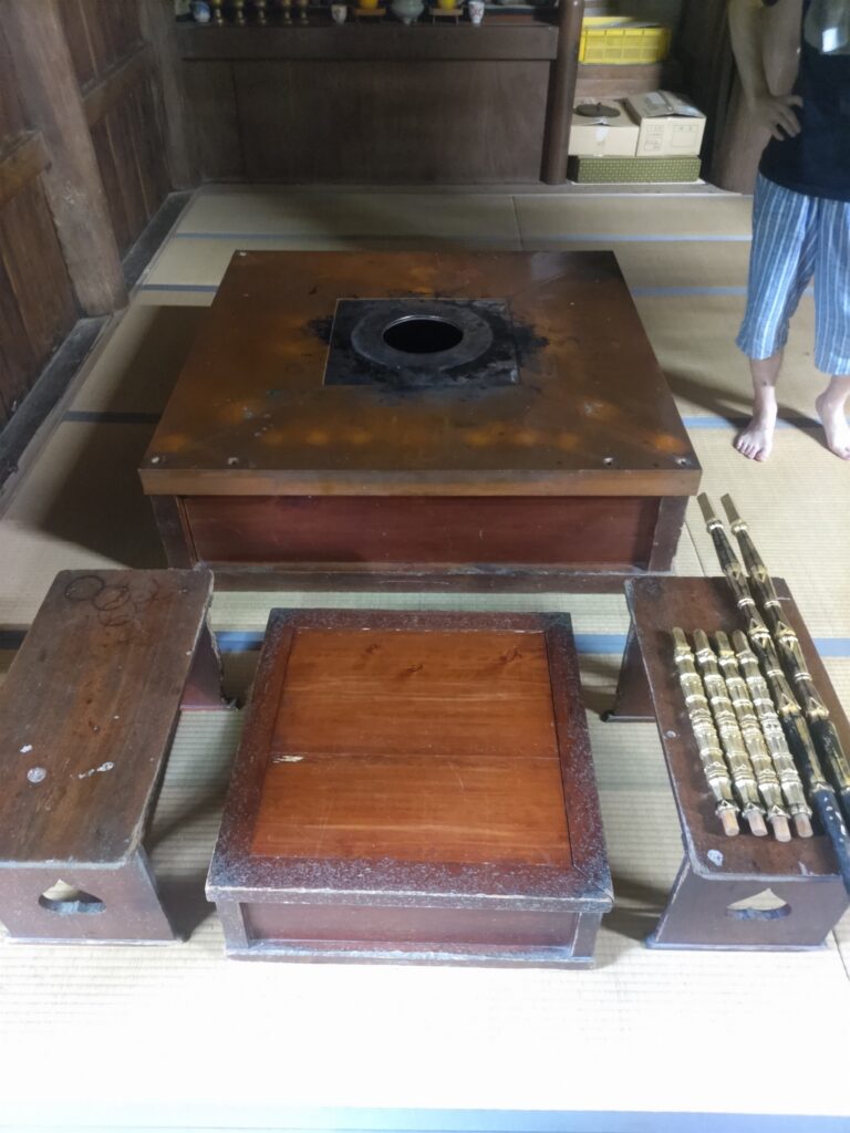 寺院用仏具　愛媛県仏具　松山市仏具　メッキ直し　仏具修理　仏具直し　仏具新調　密教法具　密教　真言宗　大壇　前具　前具一面器　セラミック加工　木製仏具　金箔押し　磨き直し　仏具磨き直し　仏具修繕　護摩具　不動明王　御本尊　仏像　仏像修理　