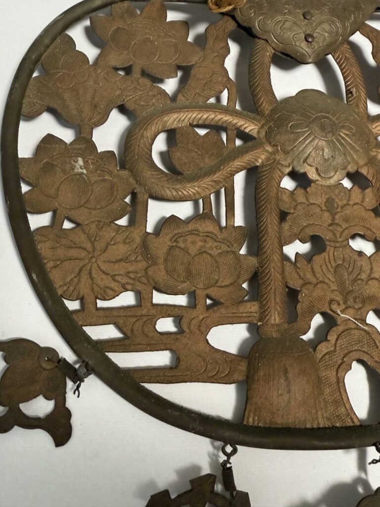 寺院用華鬘の金メッキ劣化状態(修理前)