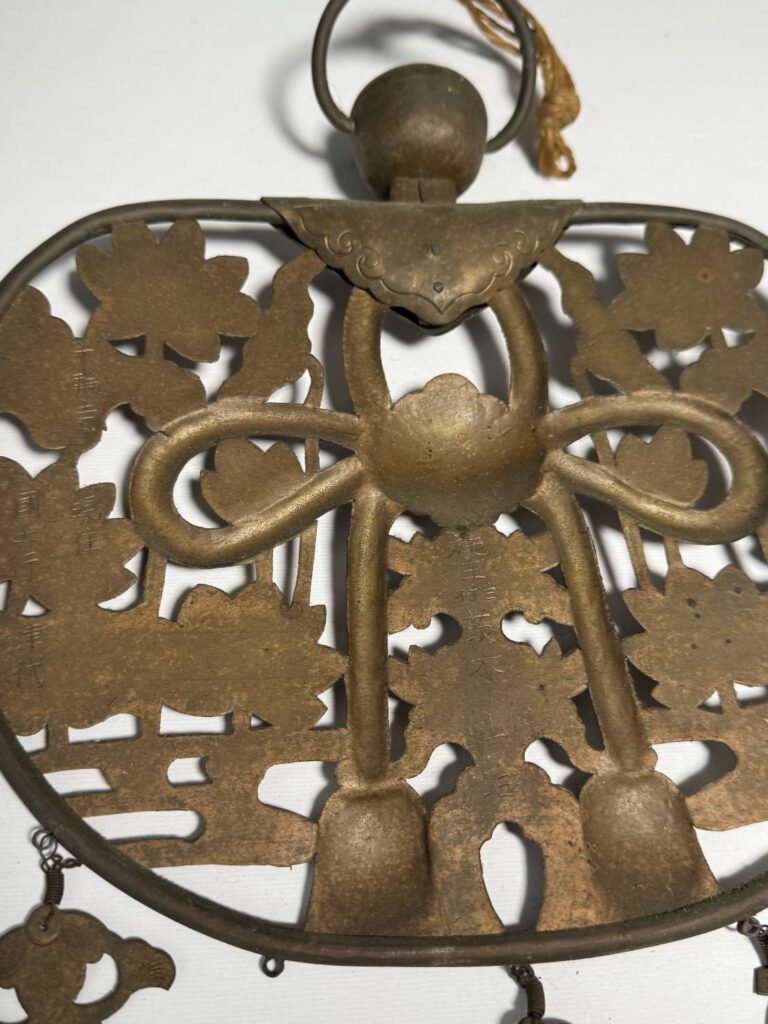 寺院用華鬘の金メッキ劣化状態(修理前)