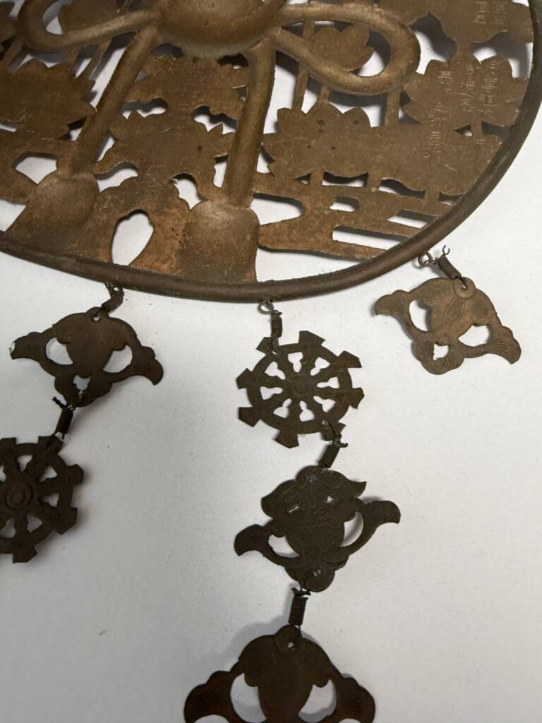 寺院用華鬘の金メッキ劣化状態(修理前)