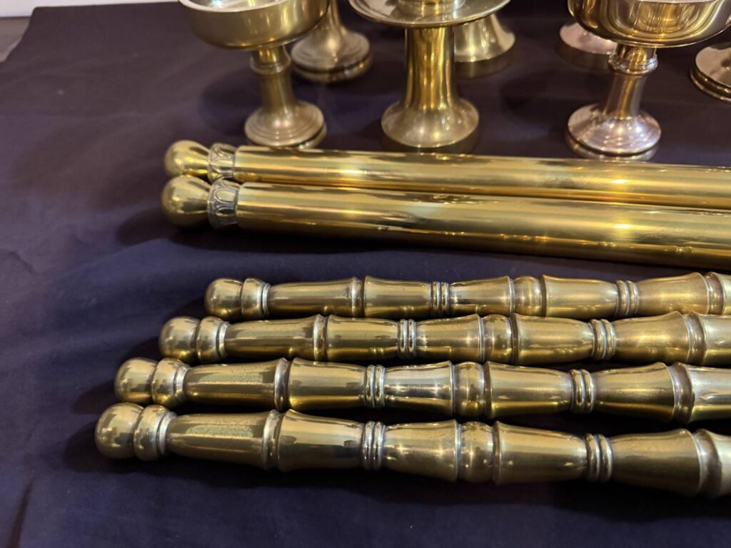 茶湯器 花鋲 四橛 磨き直し前の寺院仏具