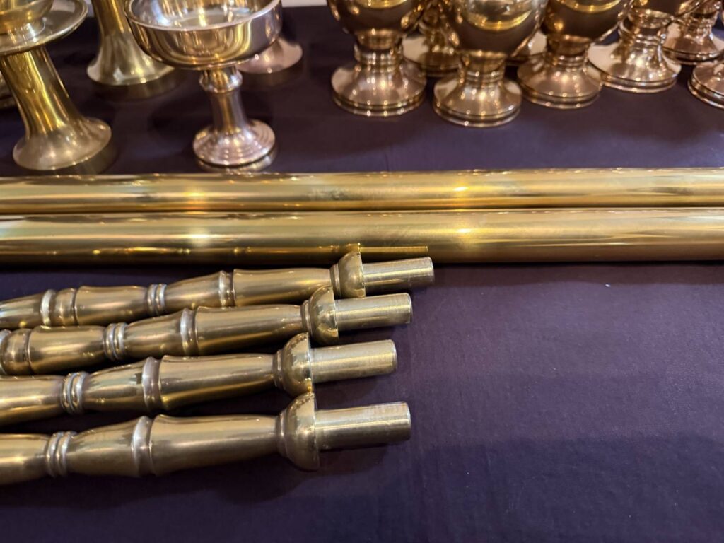 茶湯器 花鋲 四橛 磨き直し前の寺院仏具