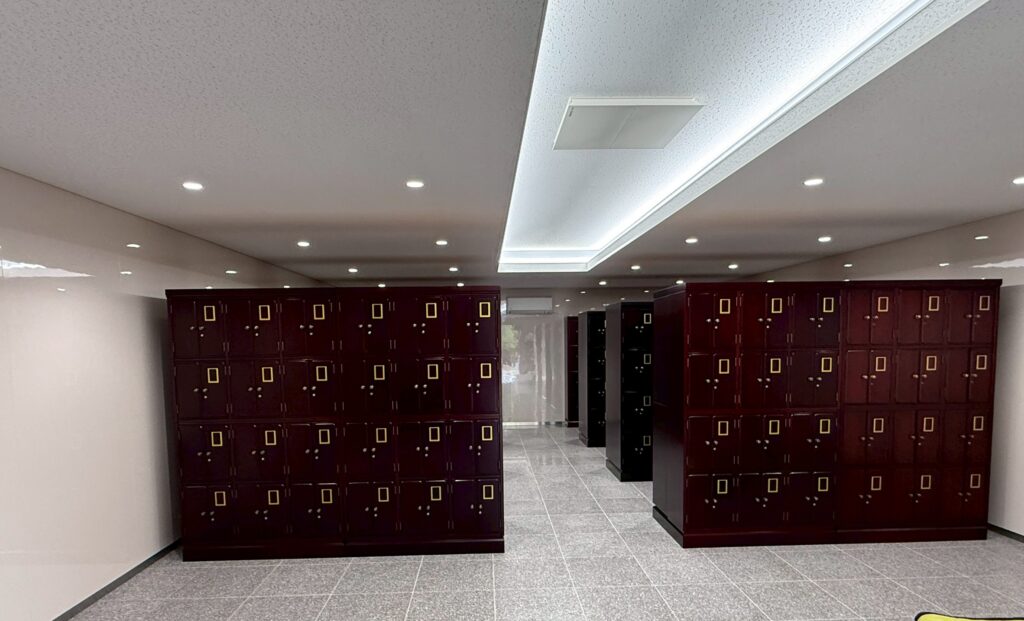 寺院用ロッカー式納骨壇 新調納入 22基 愛媛 門屋堂施工例