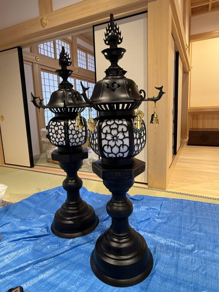 寺院用台灯籠 修理後 全景