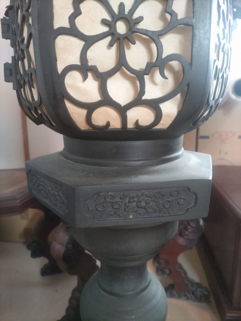 寺院用台灯籠 修理前 火袋・屋根部分