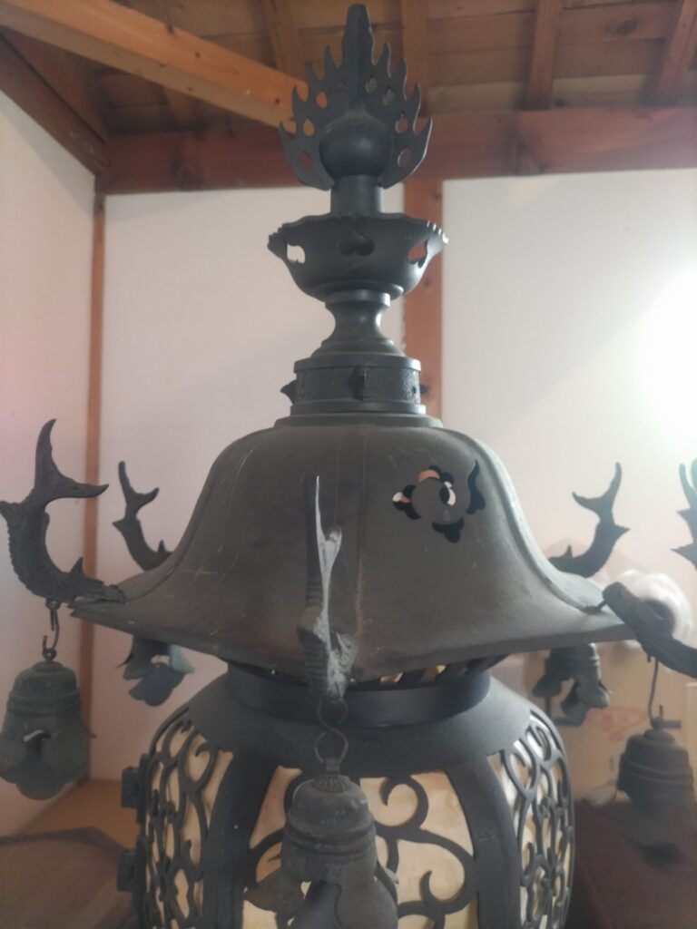 寺院用台灯籠 修理前 火袋・屋根部分