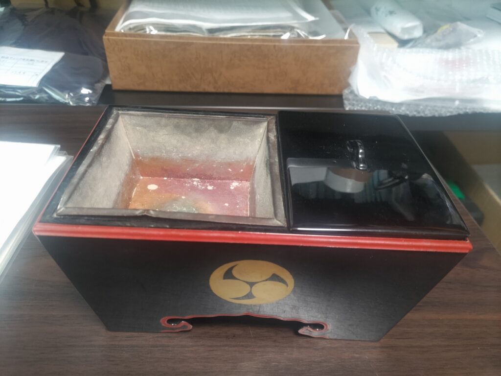 寺院用焼香台 修理・塗り直し前